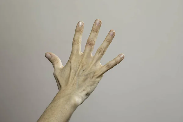 Людина Показує Зворотній Бік Руки — стокове фото