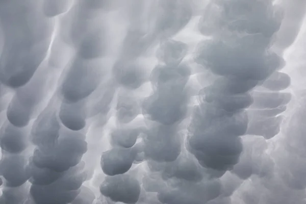 Seltsame Konformation Grauer Wolken Vor Einem Sommergewitter Wolken — Stockfoto