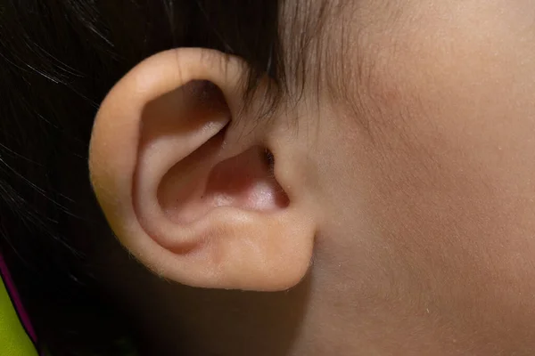 Hearing Child — Stock Photo, Image