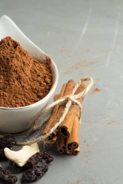 kakao, tarçın ve baharat yakın çekim arka plan