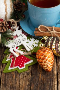 çay, keçe ve cam Noel ağacı süslemeleri