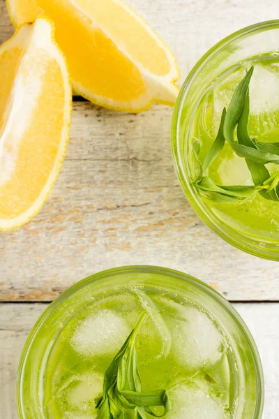 tarhun ve limon en iyi manzaralı yeşil içecek