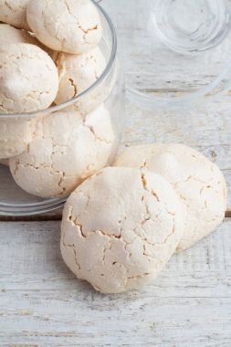 bir cam kavanoz ve kağıt ambalaj çanta closeup beze