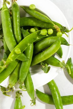 Yeşil bezelye yakından görmek yukarıda