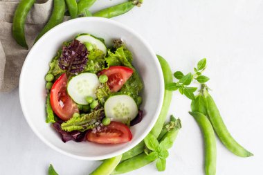 Taze sebze salatası