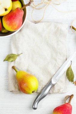 Armut, bıçak, tabak ve metin için yer