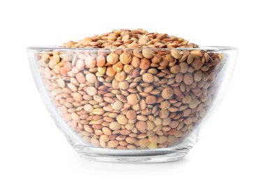 Mercimek üzerinde beyaz izole kase