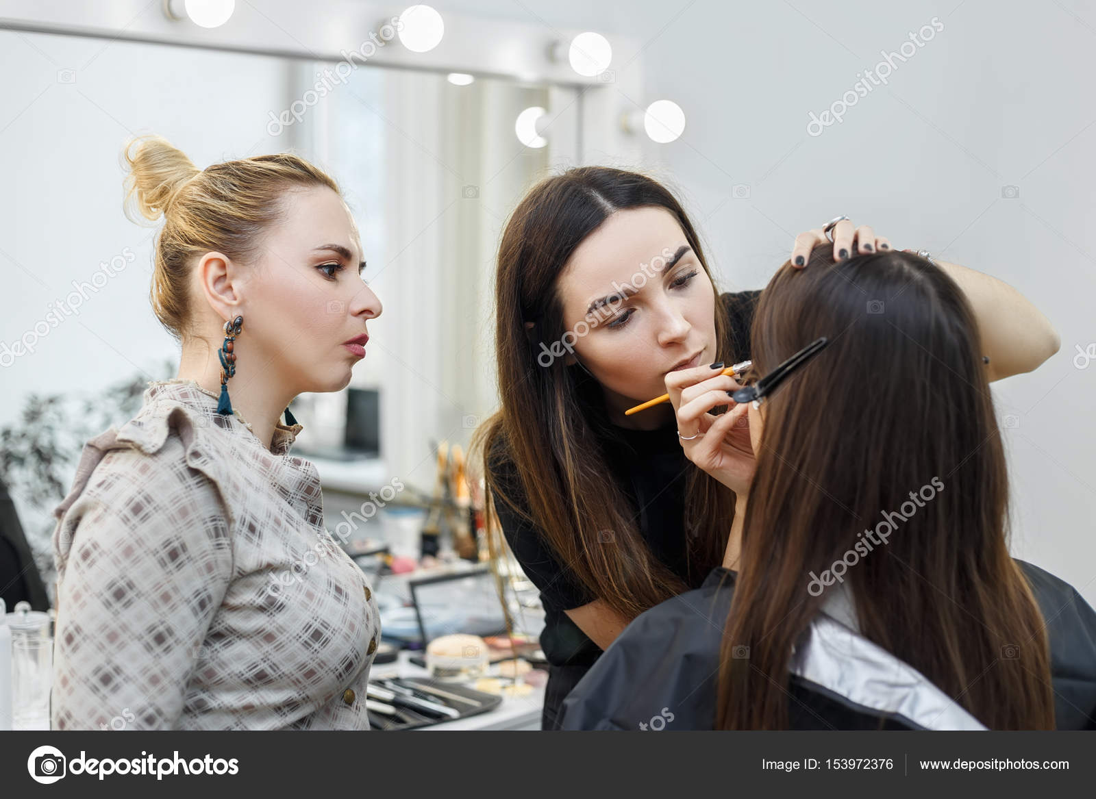 Makeup Tutorial Course Stock Photo AlterPhoto 153972376