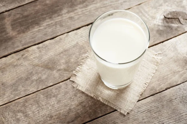 Büyük bardak süt Üstten Görünüm — Stok fotoğraf