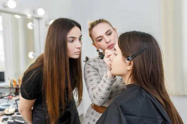 makeup course at beauty school