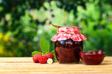 ev yapımı çilek reçeli