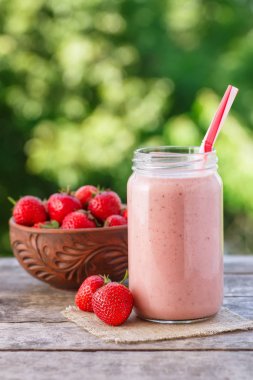 güler yüzlü veya milkshake kavanoz içinde