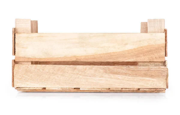 Деревянный ящик изолирован на белом — стоковое фото