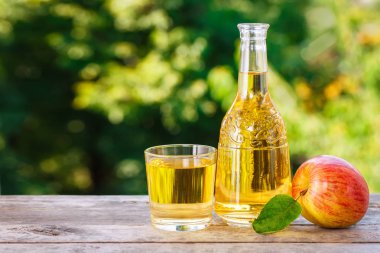 elma sürahi içinde