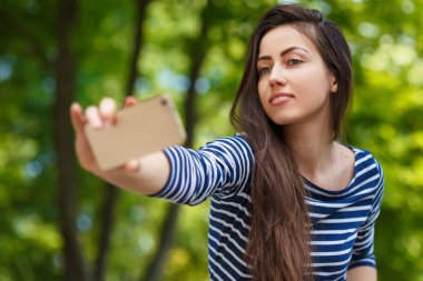 selfie portre açık havada