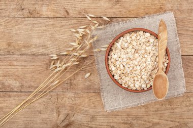 yulaf gevreği üzerinde tablo Üstten Görünüm