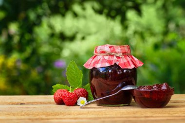 ev yapımı çilek reçeli