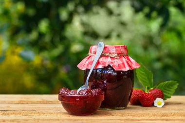 ev yapımı çilek reçeli