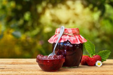 tablo açık çilek reçeli