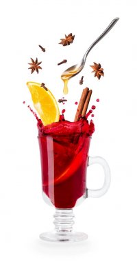 sıçrama ve uçan maddeler ile mulled şarap