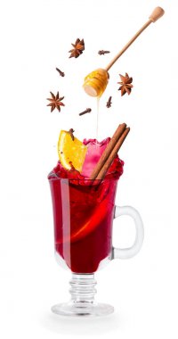 sıçrama ve uçan maddeler ile mulled şarap