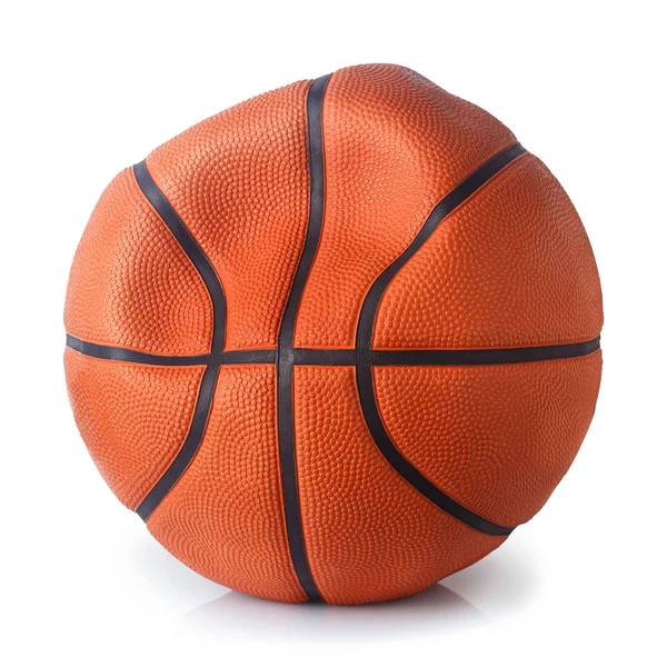 Leeresztett kosárlabda labda — Stock Fotó