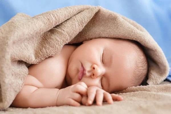 Niño recién nacido dormido —  Fotos de Stock