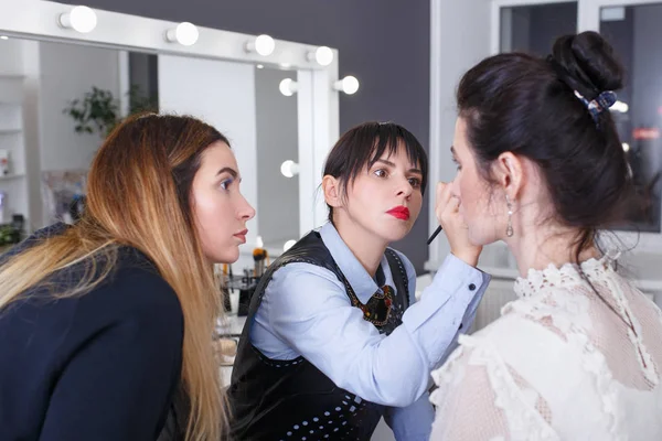 makyaj eğitimi dersi güzellik okulu