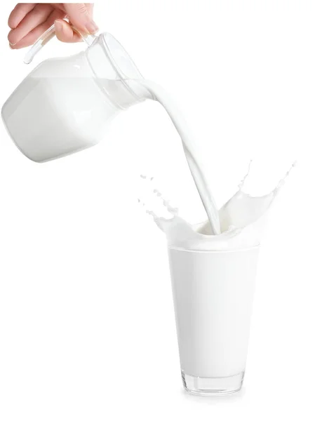 Verser du lait avec des éclaboussures — Photo