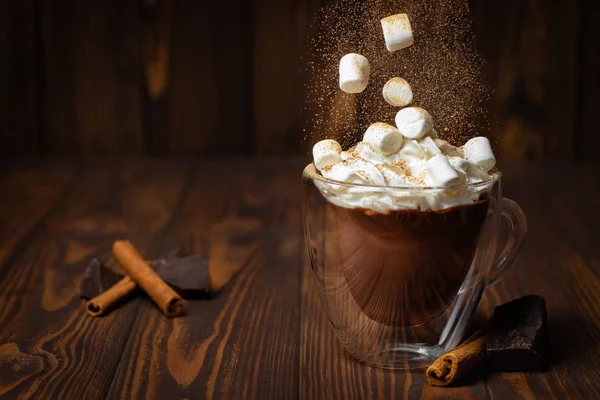 Hot chocolate or cocoa in cup — Stock Photo, Image