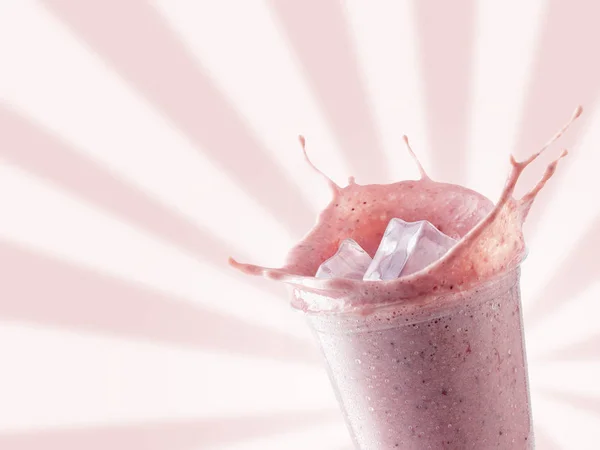 Milkshake fraise en verre — Photo