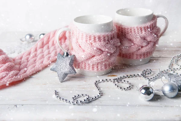 fincan çay örme bardak tutucu içinde. Noel süsleri