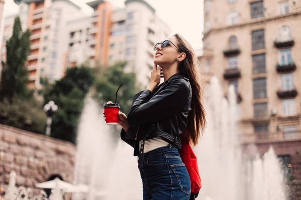 Närbild Mode Street Stile Porträtt Vacker Flicka Höst Casual Outfit — Stockfoto