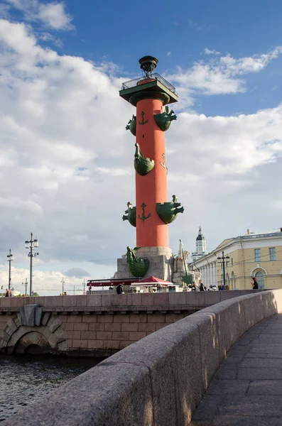 The trip to Russia. Rostral columns. — Stock Photo, Image