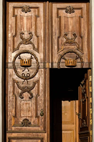 The old wooden door. Russia. Saint-Petersburg. — Stock Photo, Image