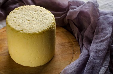 Kafa çiftlik evi peynir ahşap yuvarlak tahta üzerinde