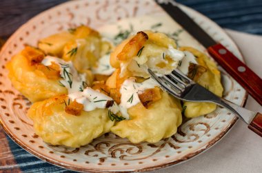 Köfte Patates ve domuz pastırması - yakın çekim