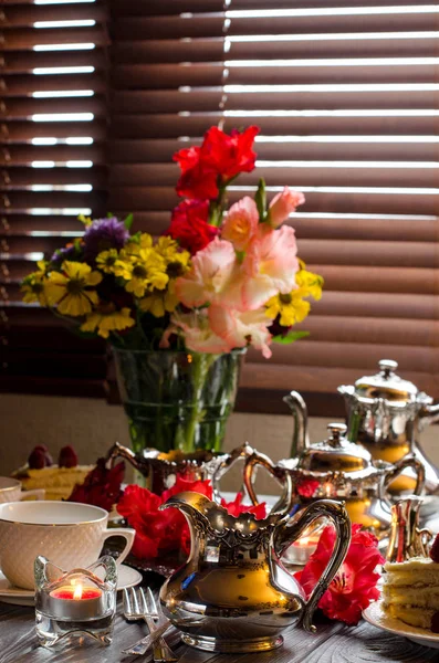 Festival arka plan. Güzel dekore edilmiş tablo.