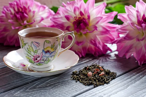 Çiçek ve çay ile güzel arka plan