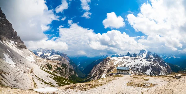 Dolomite Alps Cordilheira Rochosa Refúgio Tre Cime Lavaredo Vista Panorâmica — Fotografia de Stock