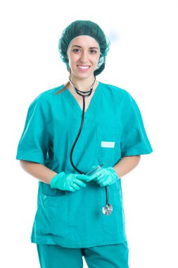 Ayakta stetoskop ile genç hemşire ve şırınga el arıyorum izole .