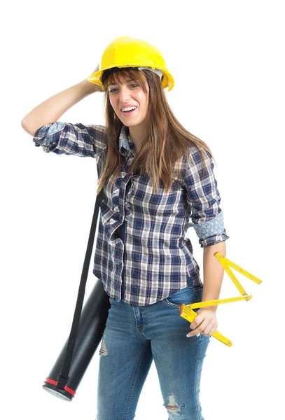 Молода жінка-архітектор перевіряє роботу будівельного майданчика . — стокове фото