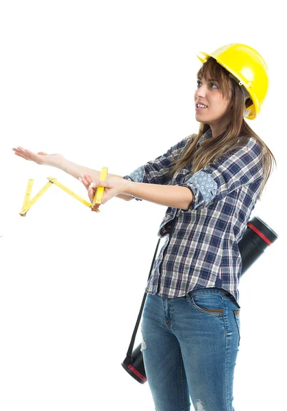 Jovem mulher arquiteta construtor verificar obras de canteiro de obras . — Fotografia de Stock