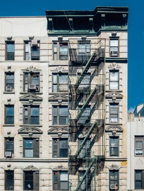 New York City, Amerika Birleşik Devletleri - 19 Şubat 2017. Küçük İtalya, Manhattan, New York kenti eski Apartmanı