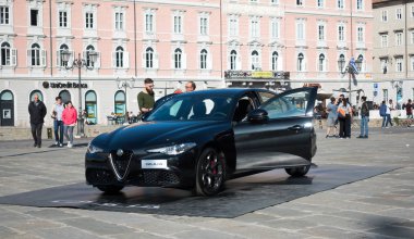 Trieste, İtalya-Mart 31, 2017: Salita dei Campioni otomatik gösterme, Alfa Romeo Giulia Veloce 280hp Turbo, 4 x 4 bir sekiz ileri otomatik ile 2.2 litre ile