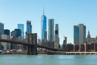 Brooklyn Köprüsü ve Manhattan Skyline Dumbo, Brooklyn Wtc özgürlük kuleden görünüm. Brooklyn Köprüsü'nün en eski asma köprüler ABD'de biridir