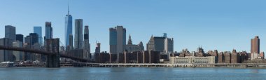 Brooklyn Köprüsü ve Manhattan Skyline Dumbo, Brooklyn Wtc özgürlük kuleden görünüm. Brooklyn Köprüsü'nün en eski asma köprüler ABD'de biridir