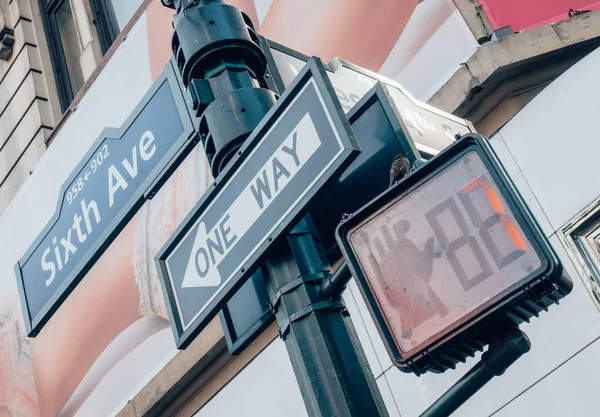 Πινακίδα Του Έξι Ave Skylines Φόντο Νέα Υόρκη Ηπα — Φωτογραφία Αρχείου