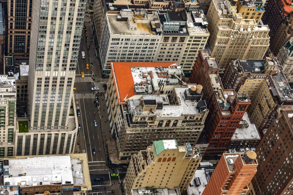 Luchtfoto van New York City Manhattan met wolkenkrabbers en straten. — Stockfoto