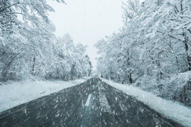 Kar kış yolda inanılmaz kar fırtınası